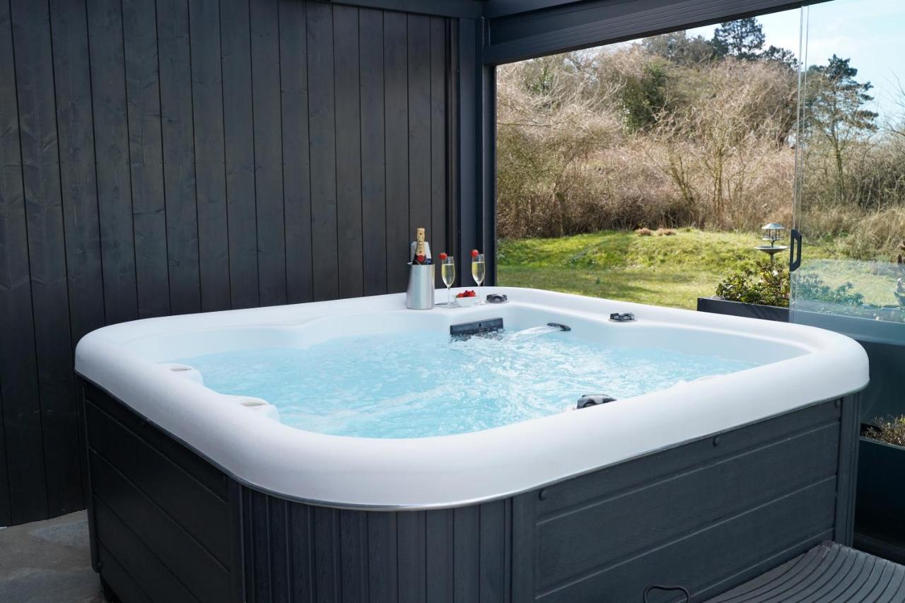 B&B Het Duinhuisje Met Jacuzzi, Gratis Parkeren, 2 Fietsen Te Leen, Airco Зандфорт Экстерьер фото